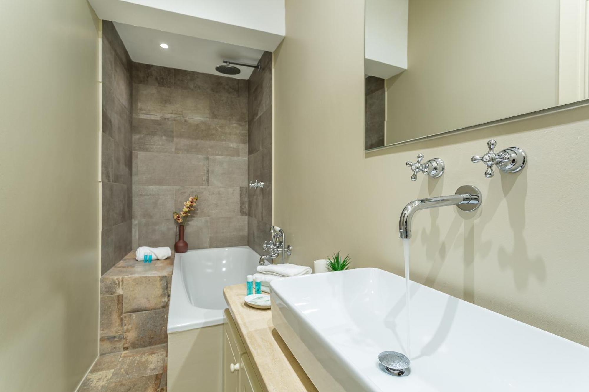 Iflat Comfortable & Spacious Dolce Retreat